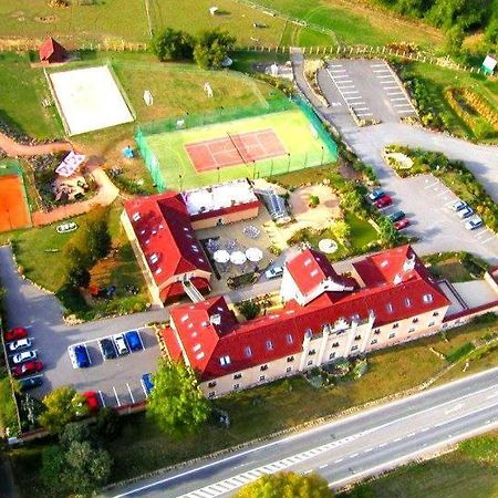 Hotel Allvet Drnovice  Luaran gambar