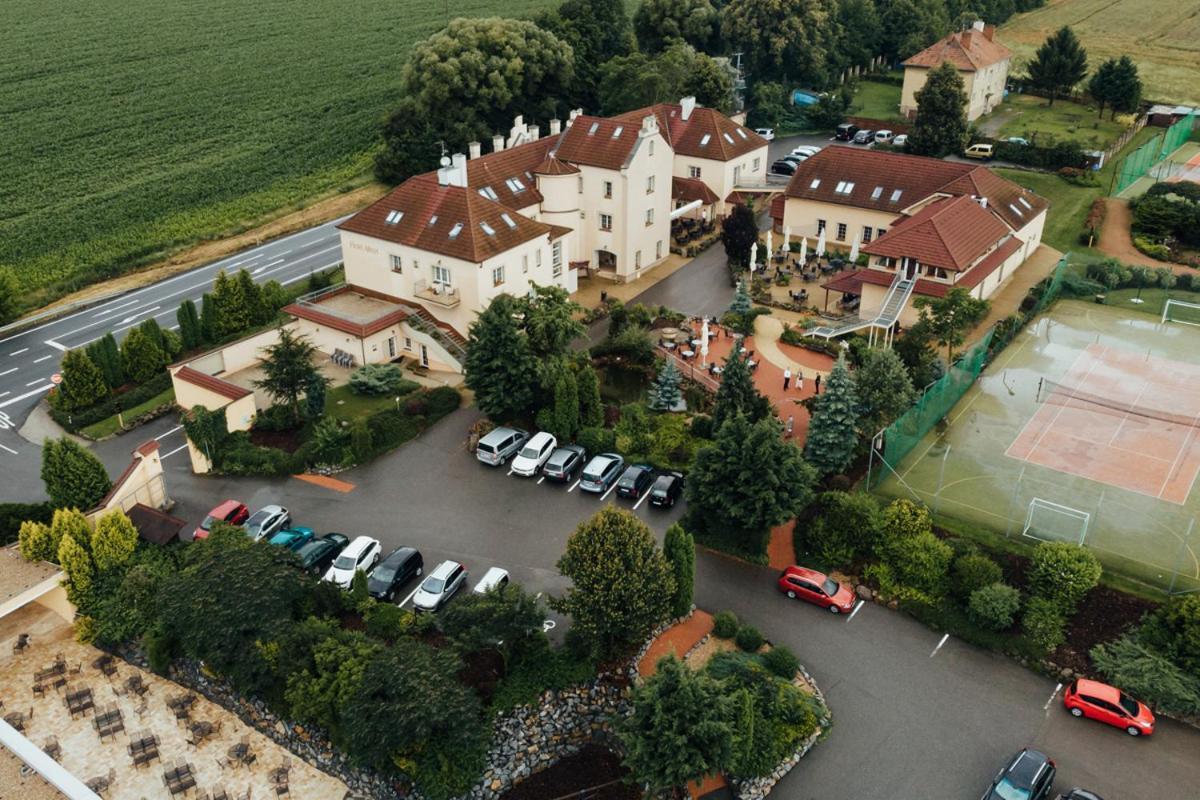 Hotel Allvet Drnovice  Luaran gambar
