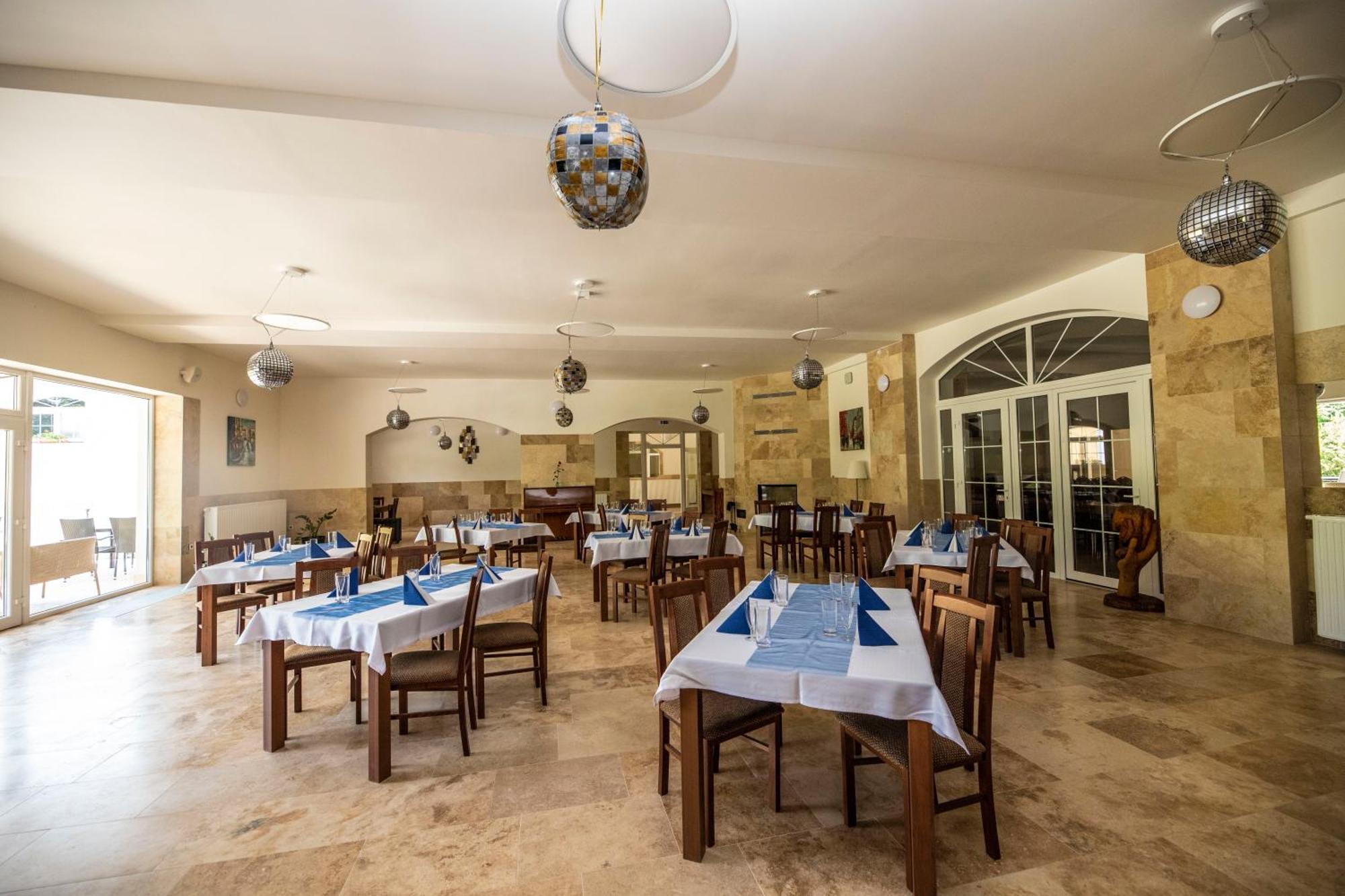 Hotel Allvet Drnovice  Luaran gambar