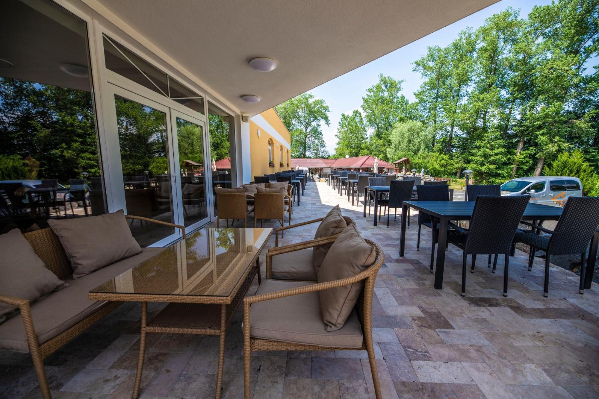 Hotel Allvet Drnovice  Luaran gambar